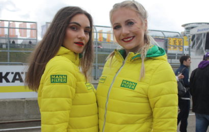 Grid Girls na Sachsenringu: Nejen české mámy mají hezké dcery